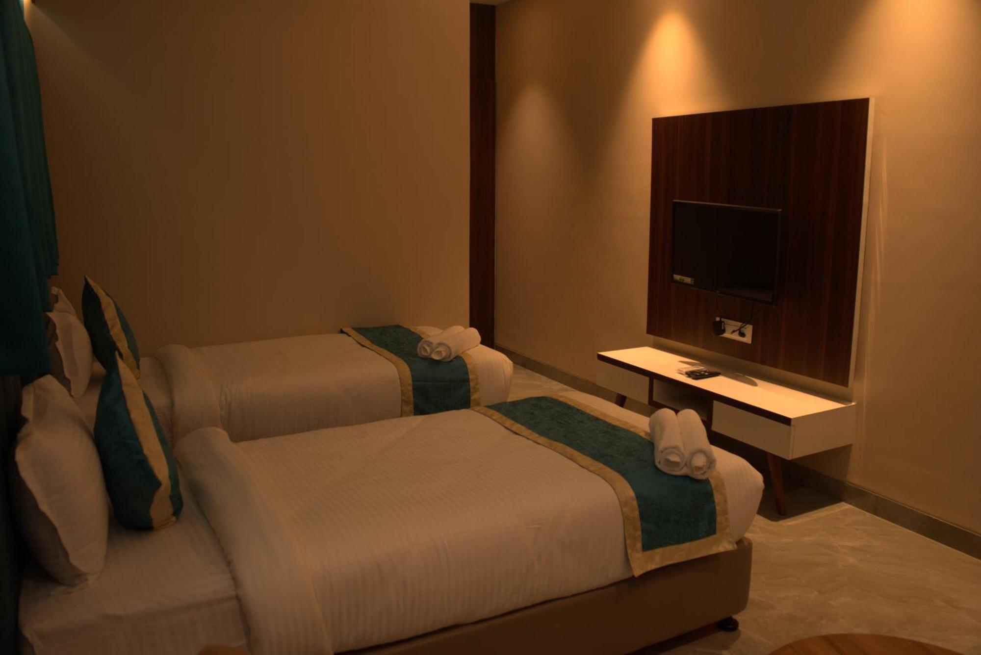 Hotel Tanisha Kishanganj Dış mekan fotoğraf